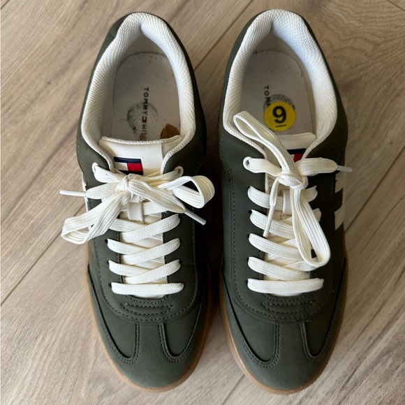 Green Tommy Hilfiger Sneakers - Picture 6 of 7